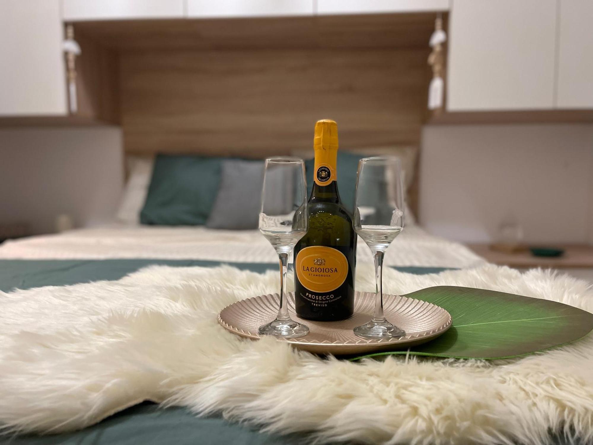 Radium Luxury Apartment Palace บูคาเรสต์ ภายนอก รูปภาพ